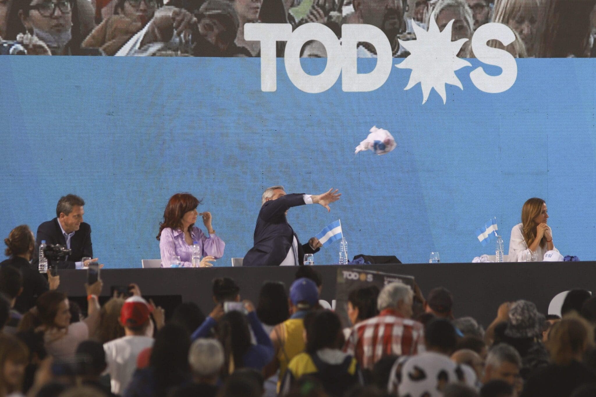 Otros tiempos. Alberto Fernández, Cristina Kirchner y Sergio Massa en el cierre de campaña de las legislativas de 2021. Foto: NA.